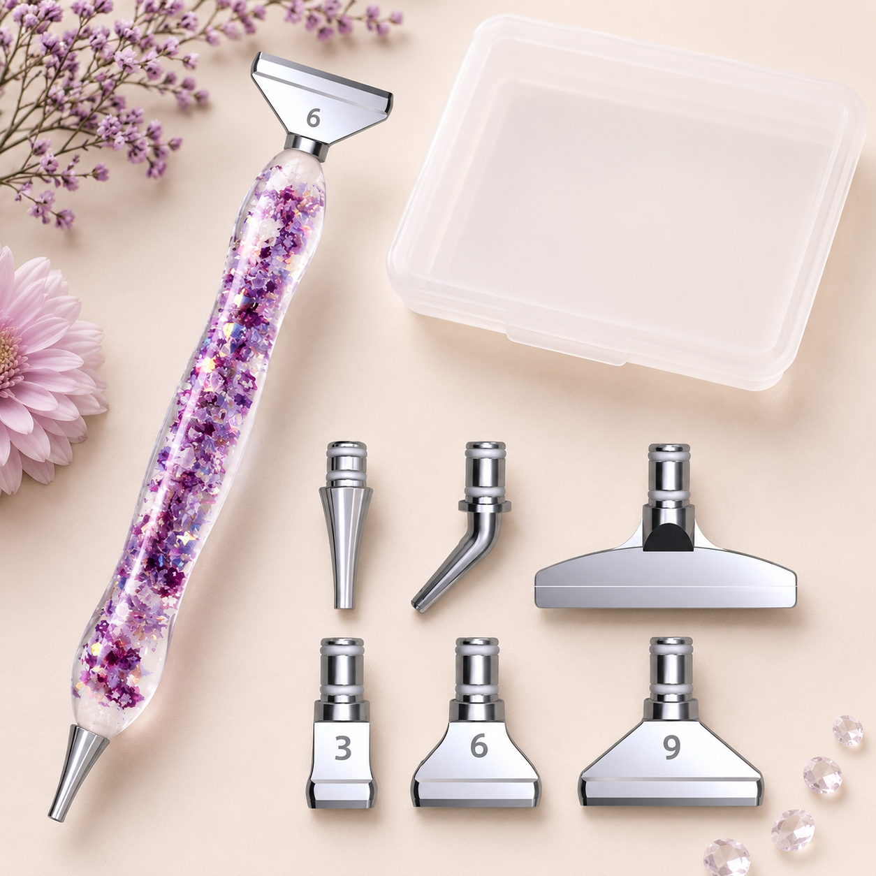 Glitzer-Diamond-Painting-Stift Set in Lila mit leuchtenden bunten Sternen von Diamond Memories, detailreiche Stifte mit funkelnden Sternen.