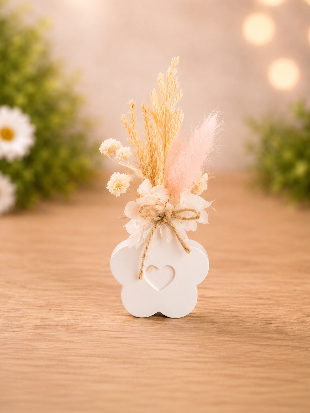 Handgegossene Gips-Blümchenvase mit Trockenblumen, elegante Deko von Meraviglie di Désirée, natürliche Raumdekoration